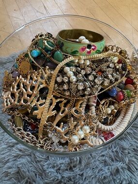 Huge mystery jewelry bundle with tons of gorgeous items